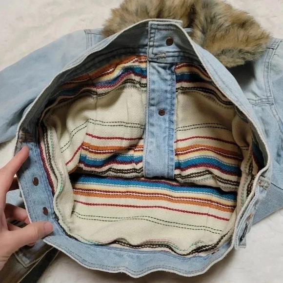 Hollister Jean Denim Jacket Fur Trim Blanket Lined Size M Vintage Y2k 2000s - Picture 6 of 8